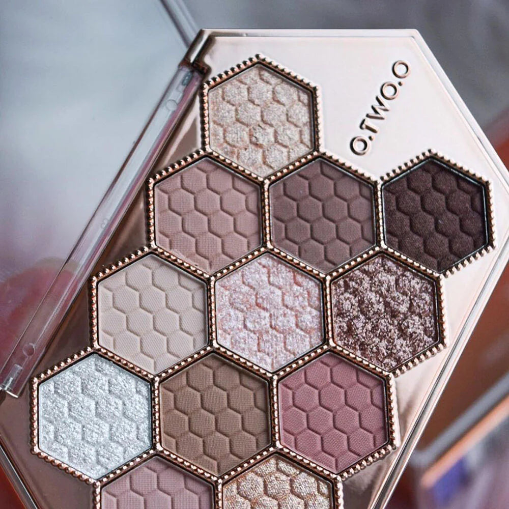 O.TWO.O 12 Colors Honeycomb Diamond Eye Shadow Palette