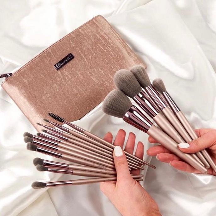 Lavish Elegance 15 Piece Brush Set